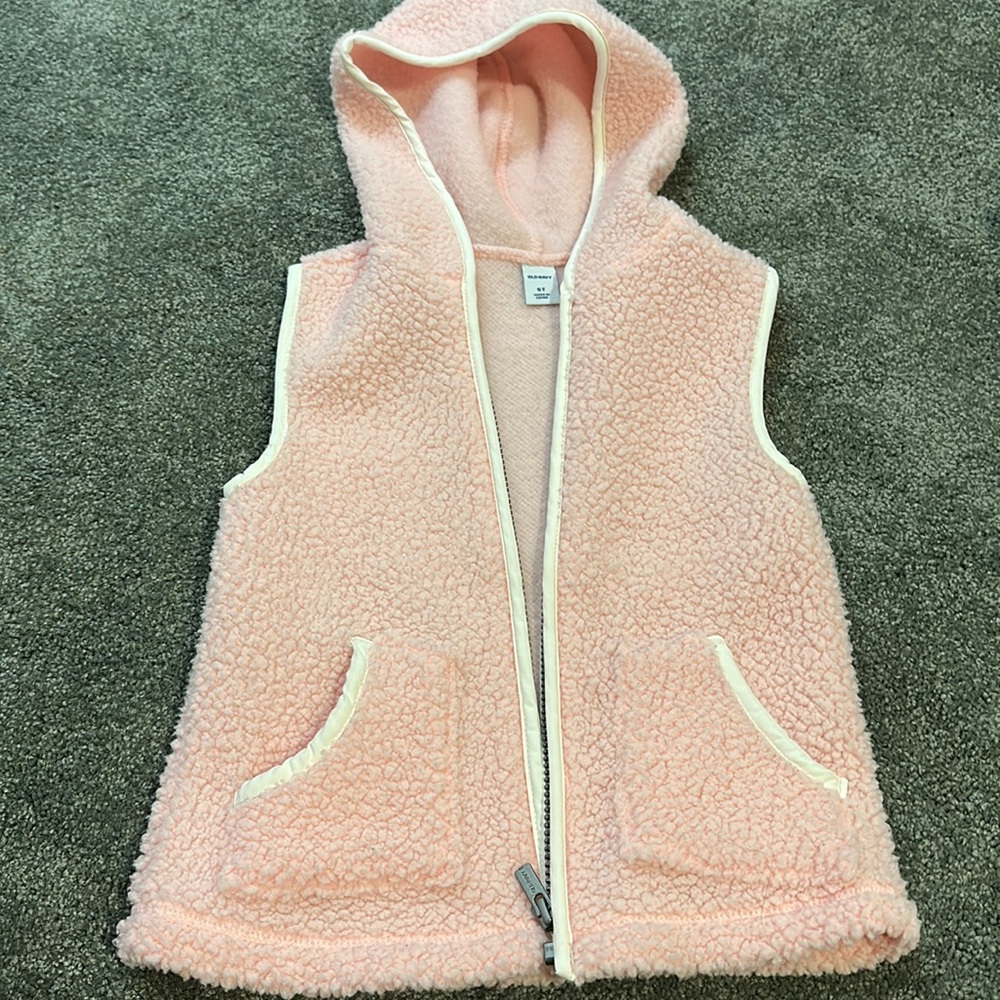 Toddler girls furry vest. Size 5T.